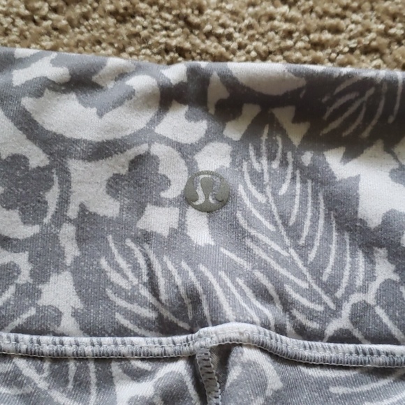 Lululemon leggings - Picture 2 of 6